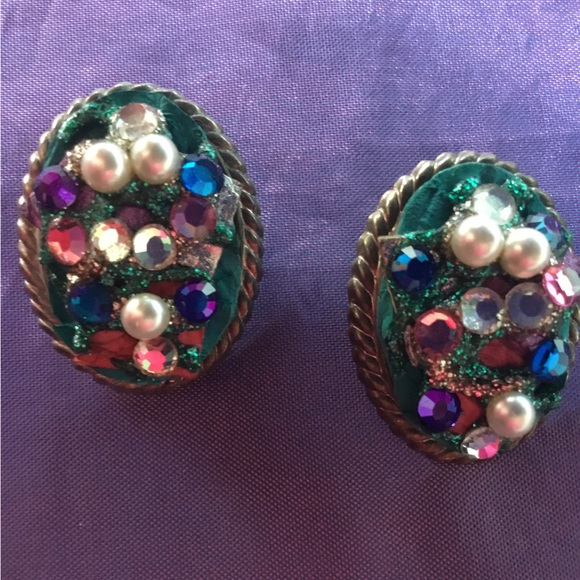 Vintage 80s Multi color Rhinestone Clip Earrings Blue Faux Pearl Crystal GUC - Picture 6 of 15